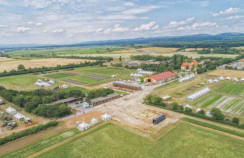 terraHORSCH 20-2020: There are regular events at the Seehof in Donnerskirchen to give people an understanding of agriculture, for example the Organic Field Days that in their first year 2018 attracted 8,000 visitors.