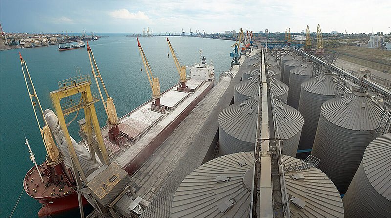 terraHORSCH France 21-2020: Le terminal portuaire de Kernel sur la mer Noire à Chornomorsk a une capacité de manutention annuelle de 8,8 millions de tonnes.