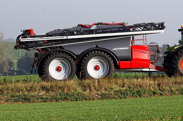 terraHORSCH 19-2019: The boom is available as a 5- and as a 7-section version.