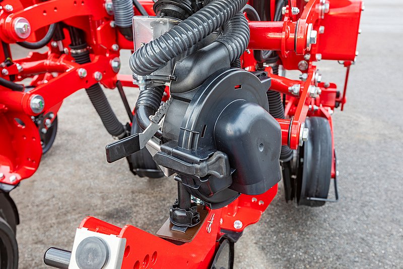 terraHORSCH 23-2021: The AirSpeed system provides maximum efficiency and a safe embedding of the grain due to the shoot system and the catching roller.